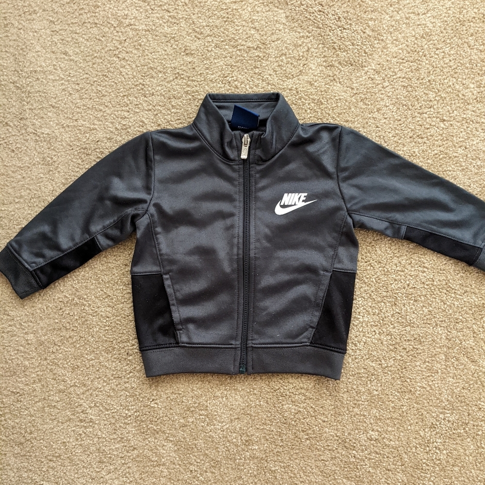 Nike Jogger Set - Picture 2 of 5